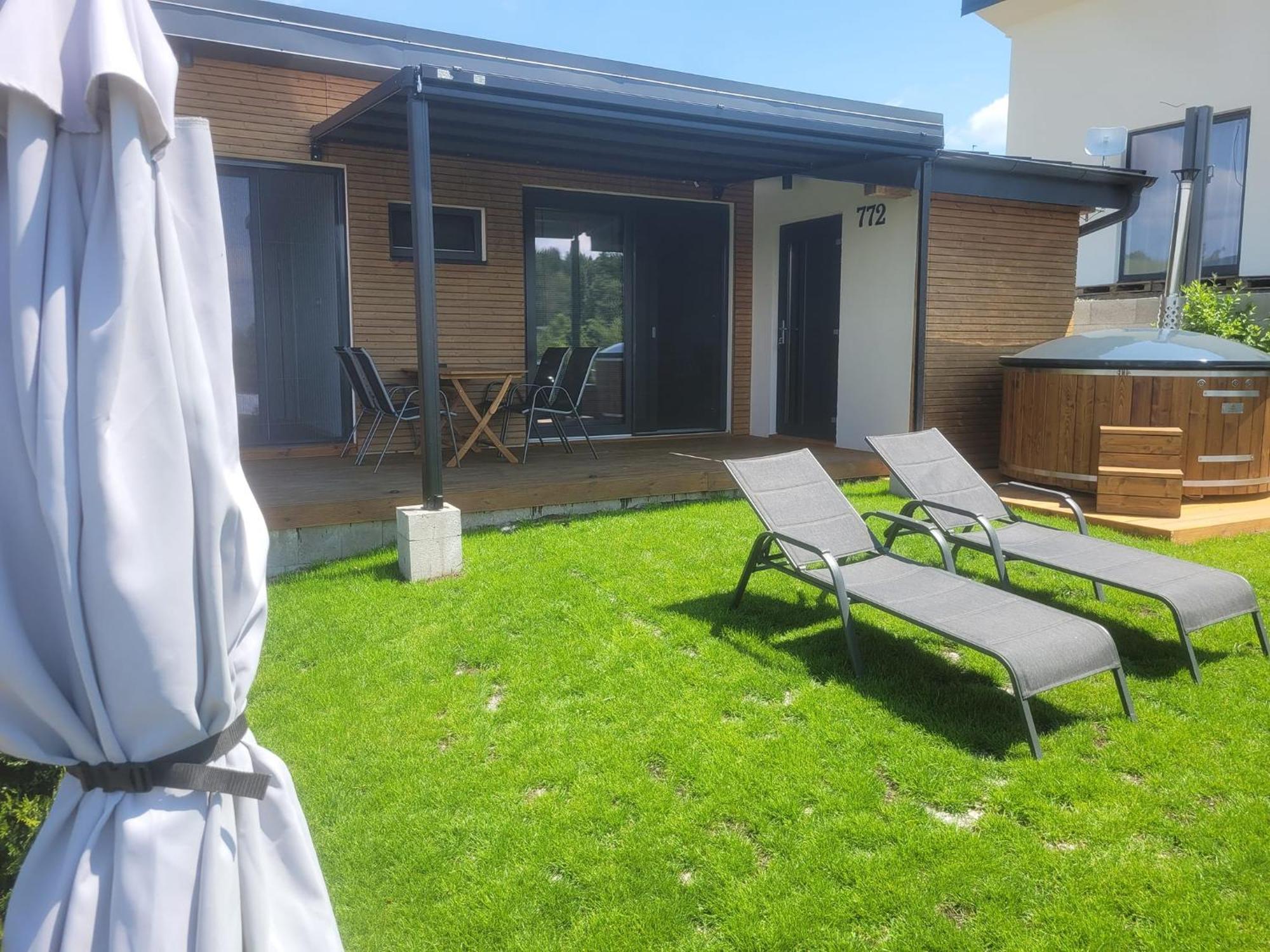 Apartman Cassovia Holcikovce Eksteriør bilde